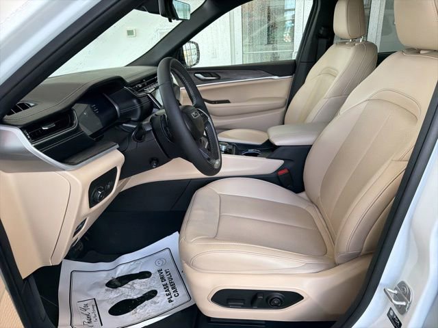 Used 2024 Jeep Grand Cherokee L Limited w/ Luxury Tech Group II AWD/4WD image 22