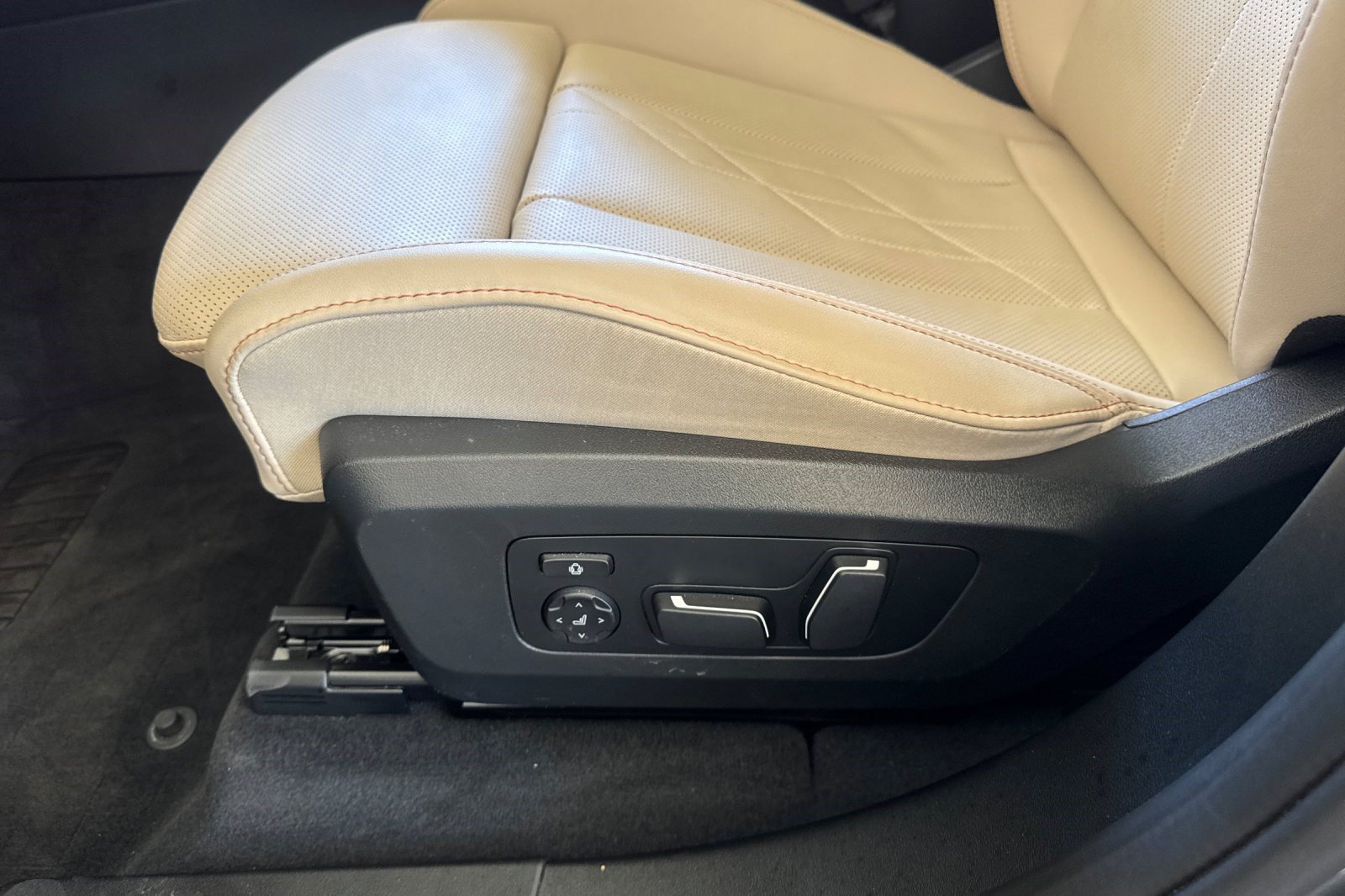 Used 2026 BMW X3 xDrive30i w/ Premium Package AWD/4WD image 15