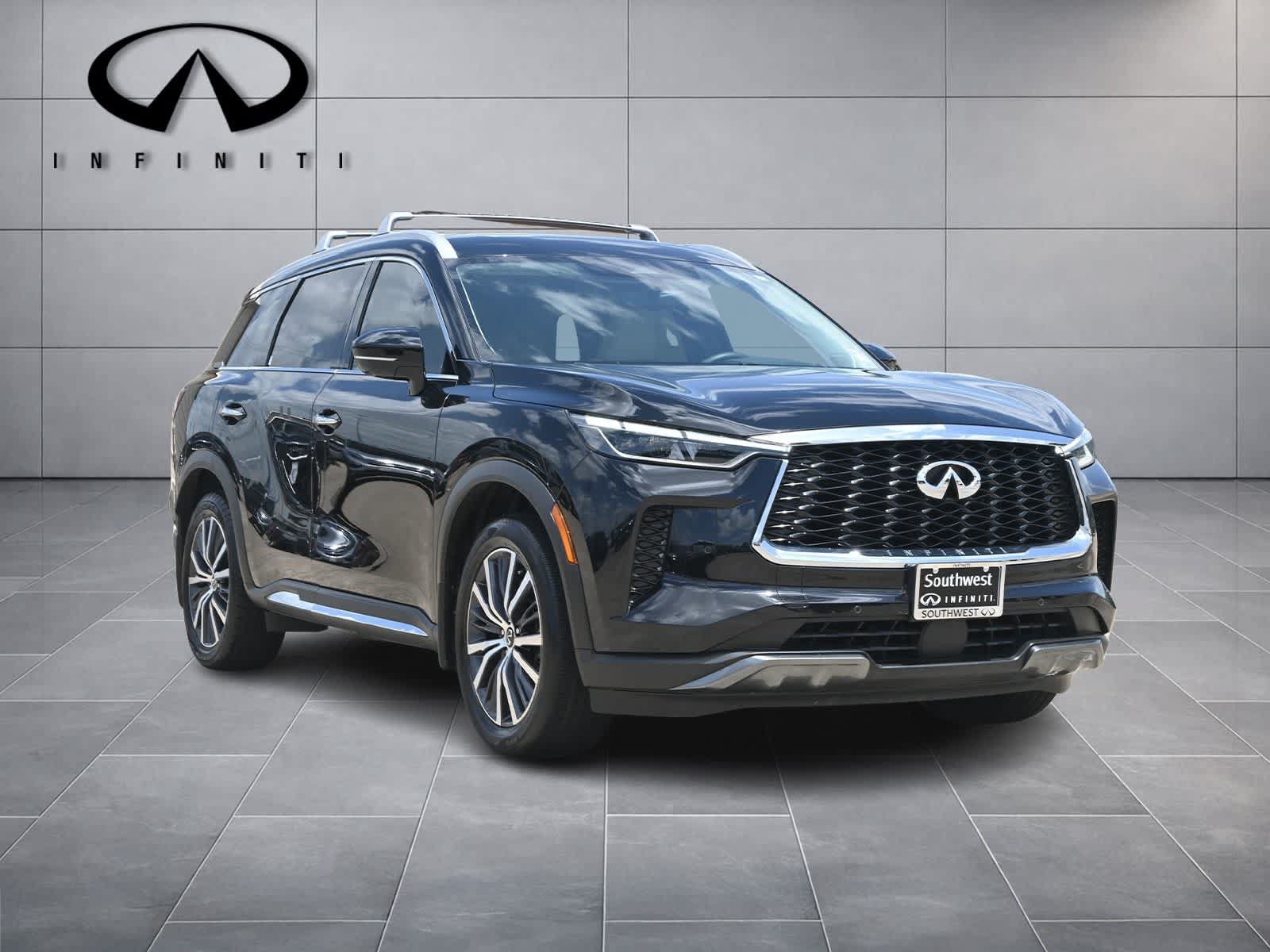 Used 2023 INFINITI QX60 Sensory w/ Vision Package AWD/4WD image 3