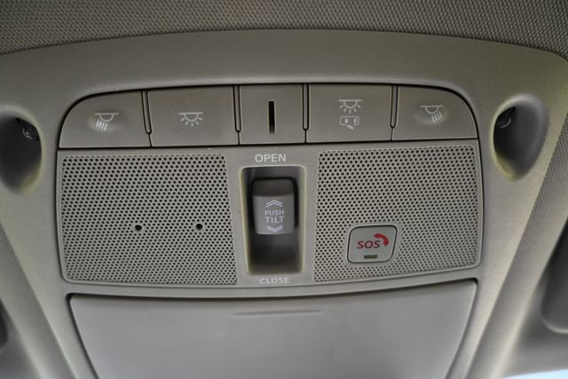 Used 2023 Nissan Maxima SL FWD image 33