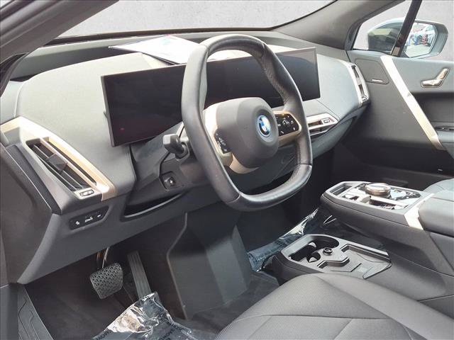 Used 2024 BMW iX xDrive50 w/ Sport Package AWD/4WD image 10