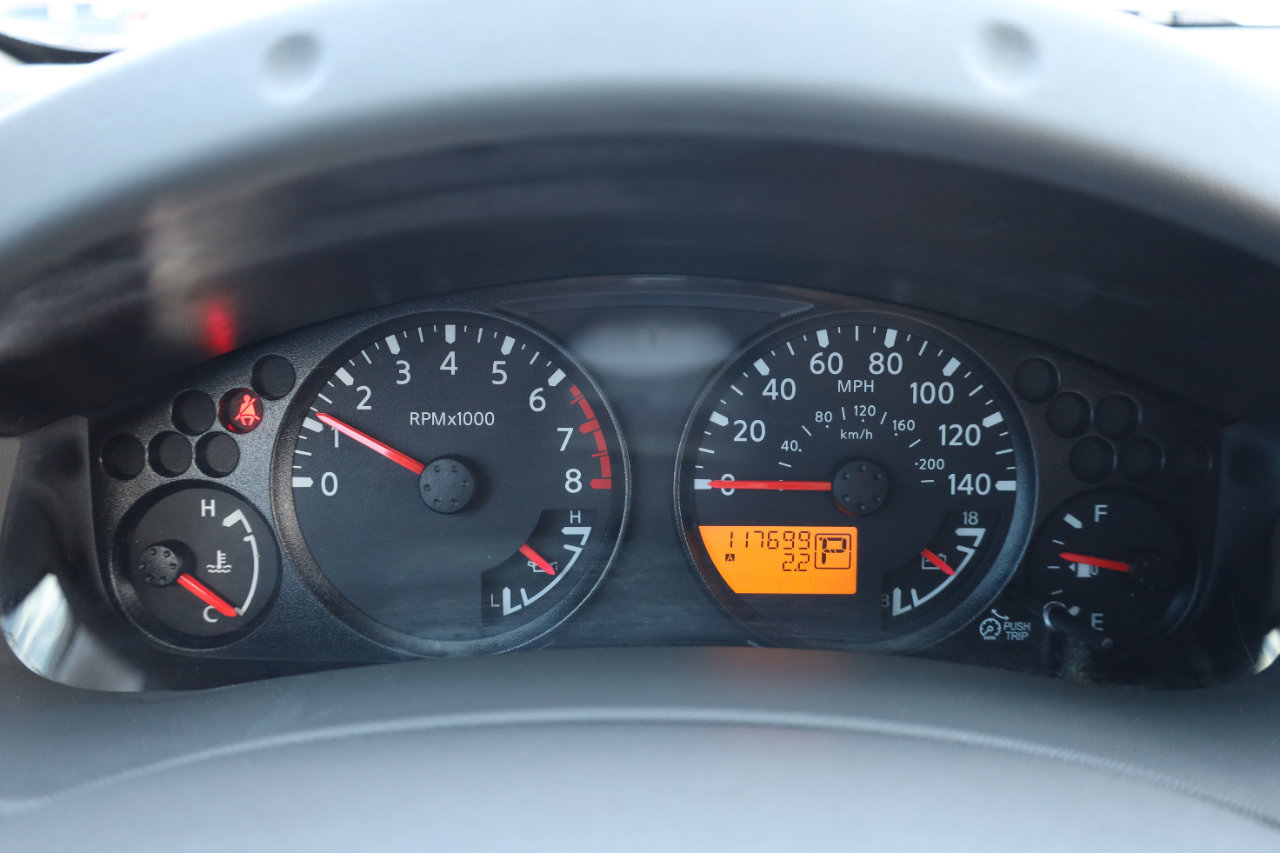 Used 2013 Nissan Frontier SV image 8