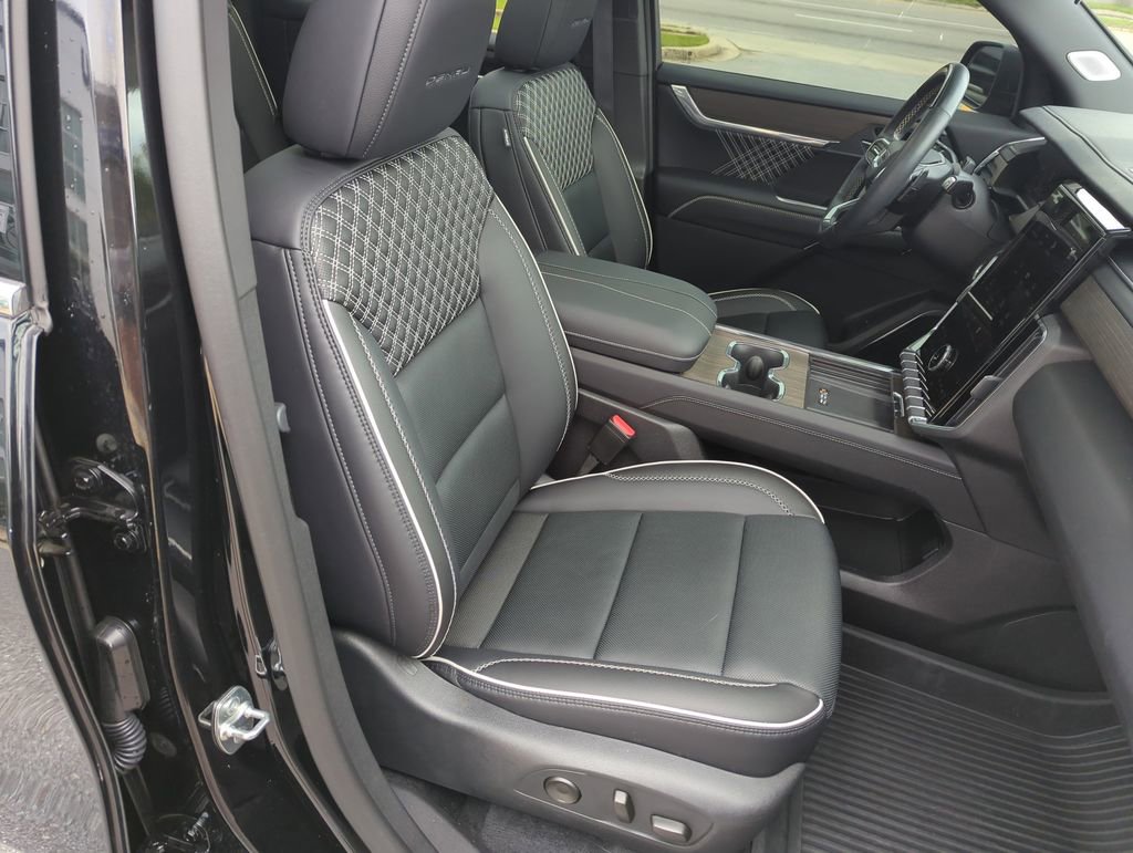 Used 2025 GMC Acadia Denali w/ Super Cruise Package AWD/4WD image 41