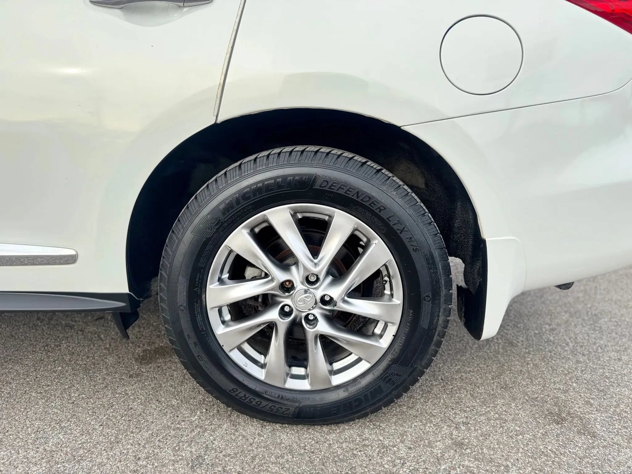 Used 2013 INFINITI JX35 FWD w/ Premium Pkg image 11