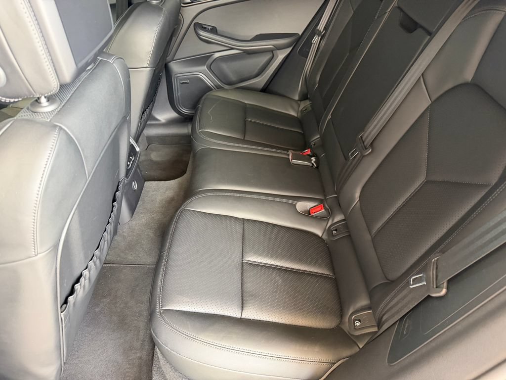 Certified 2026 Porsche Macan AWD/4WD image 30
