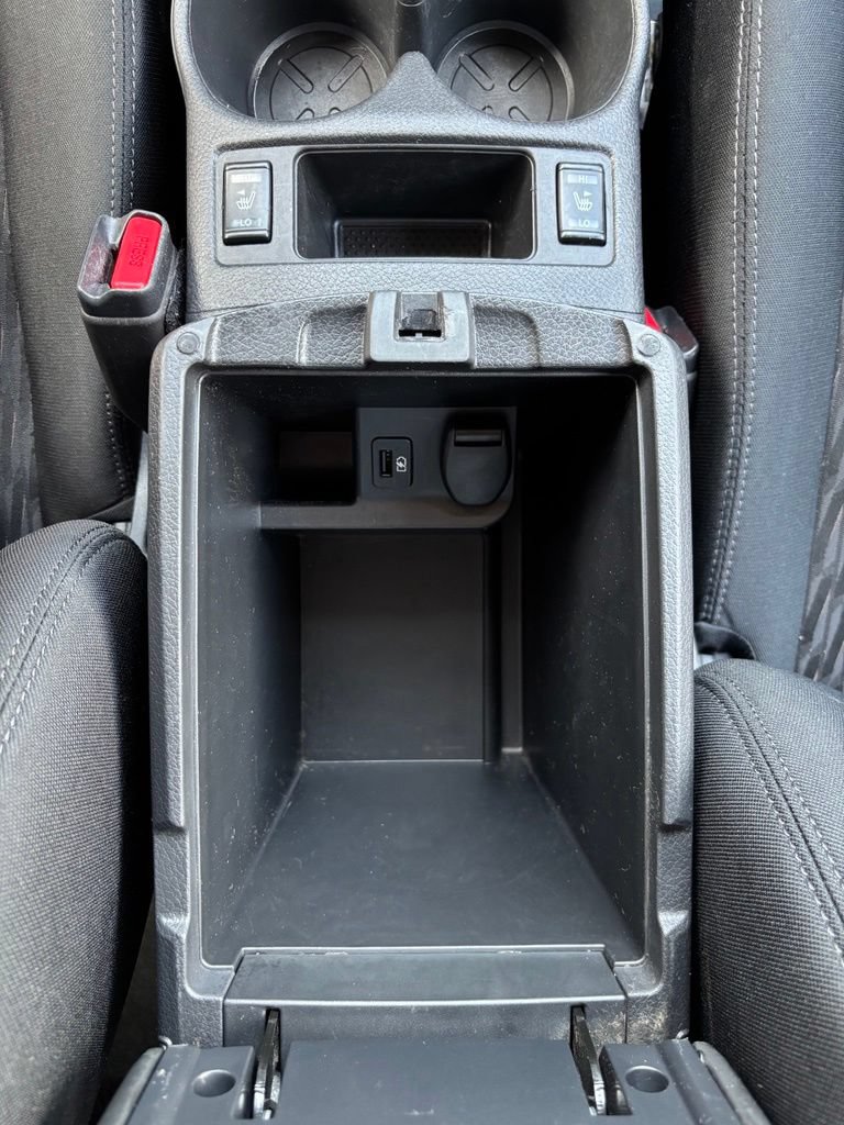 Used 2018 Nissan Rogue SV AWD/4WD image 38