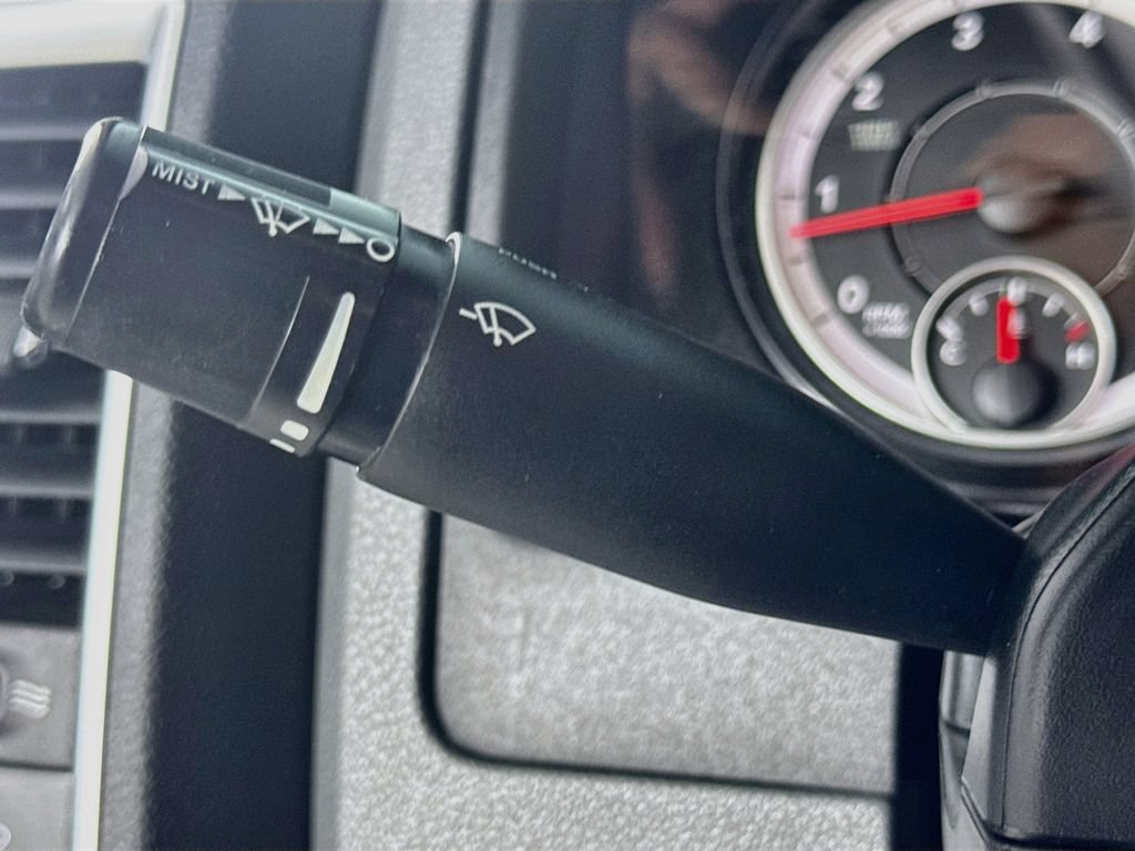 Used 2018 RAM 1500 Classic SLT RWD image 13