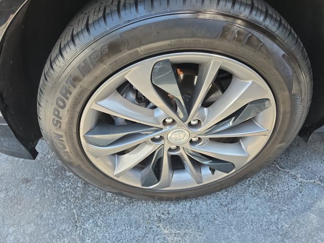 Used 2021 Buick Encore GX Preferred w/ Sport Touring Package FWD image 8