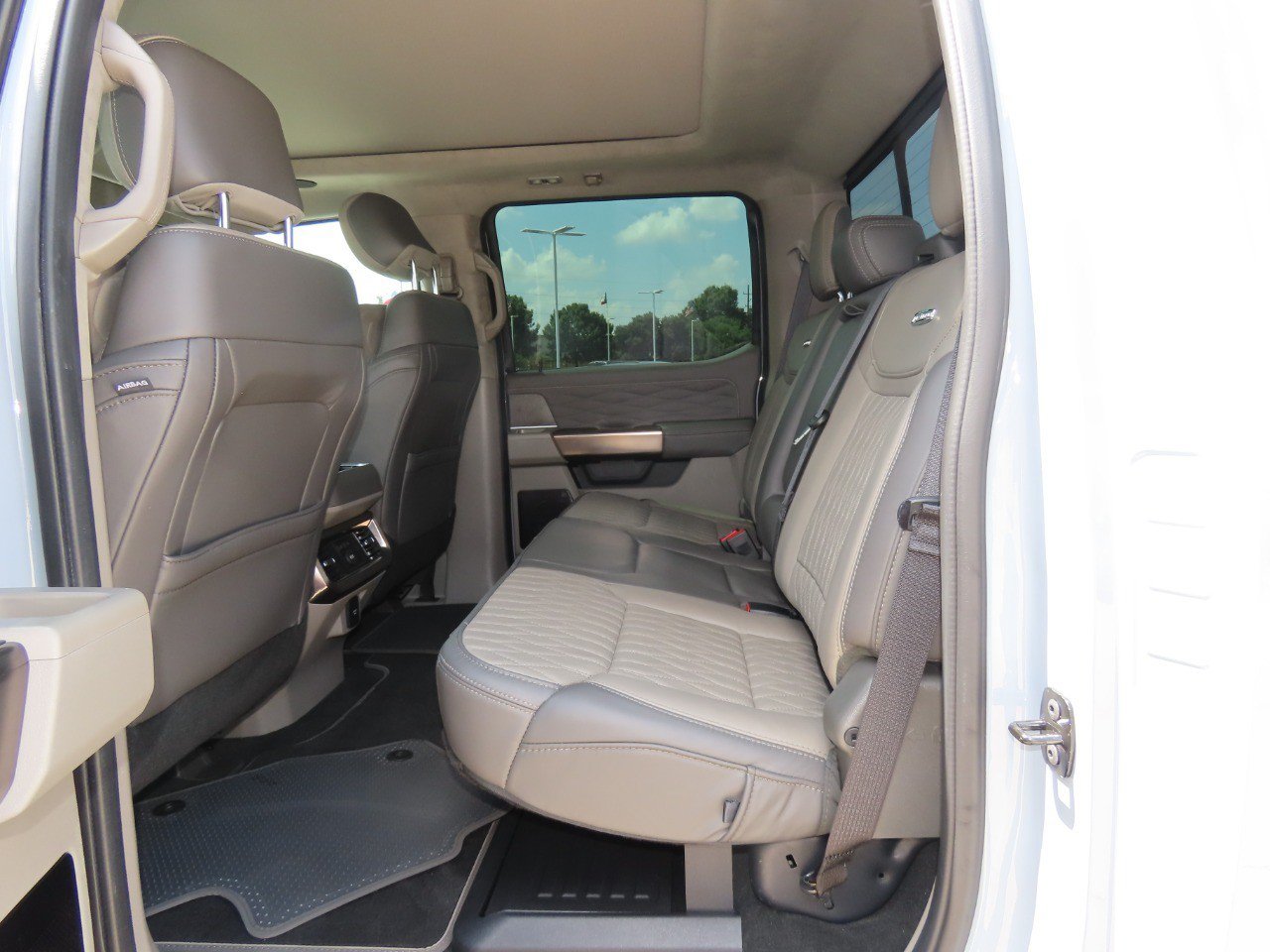 Used 2026 Ford F450 Platinum w/ Platinum Plus Package AWD/4WD image 20