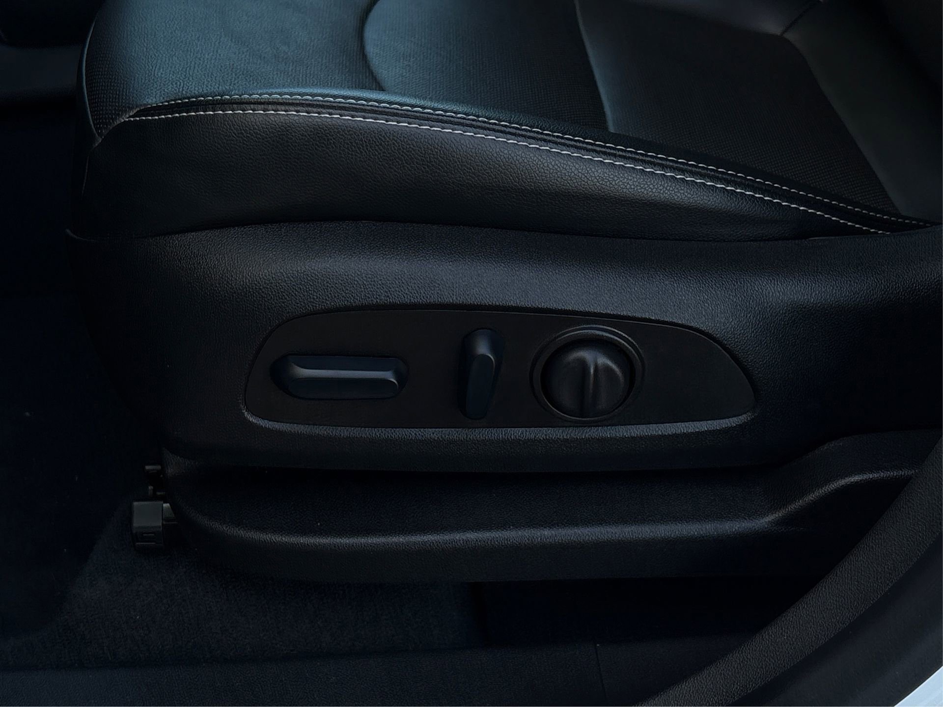 Used 2022 GMC Terrain SLT w/ Infotainment Package II image 31