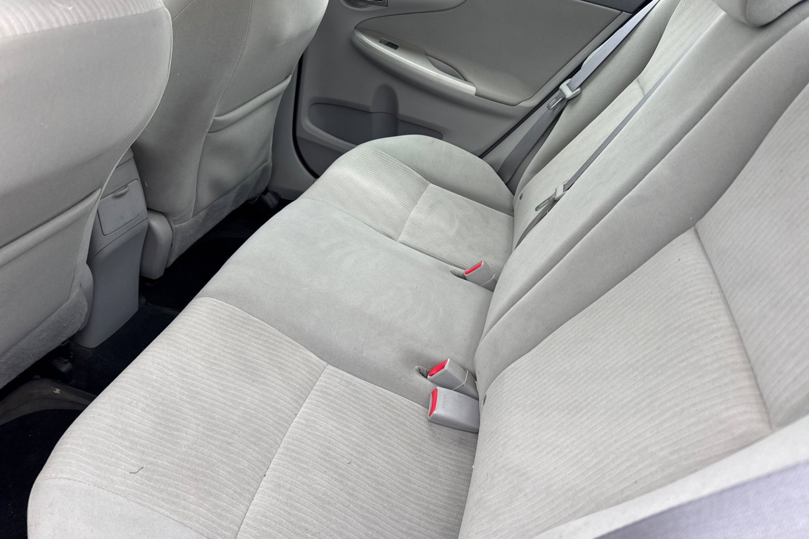 Used 2010 Toyota Corolla LE image 12