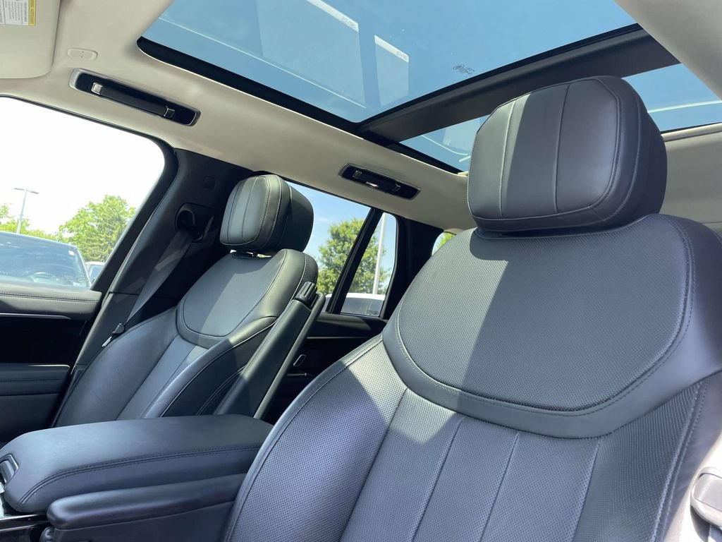 Certified 2022 Land Rover Range Rover SE AWD/4WD image 15