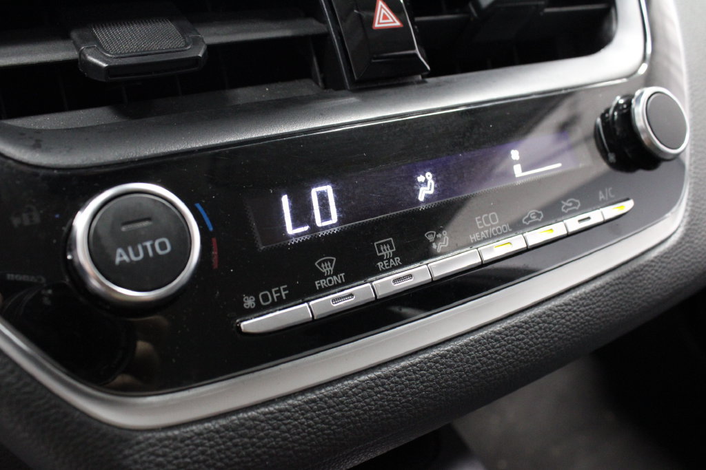 Used 2024 Toyota Corolla LE FWD image 31