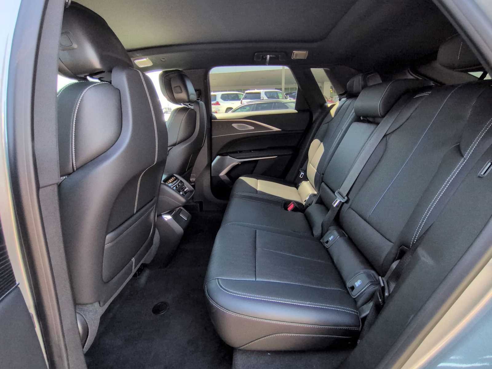 New 2026 Cadillac Lyriq V image 24