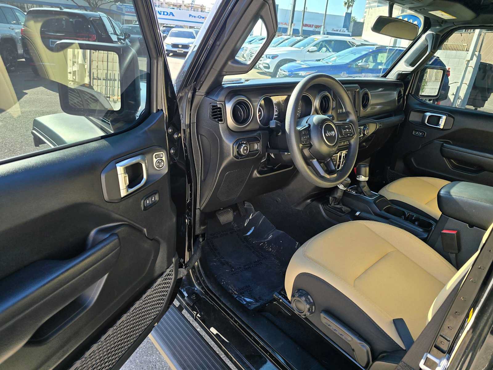 Used 2023 Jeep Gladiator Sport AWD/4WD image 20