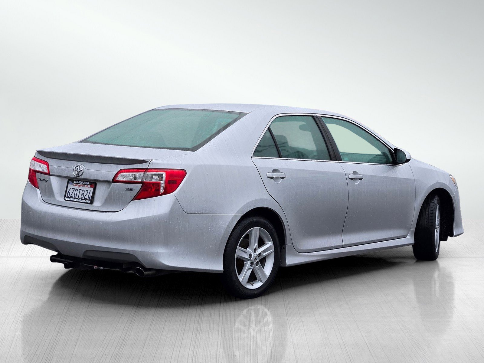 Used 2013 Toyota Camry image 4