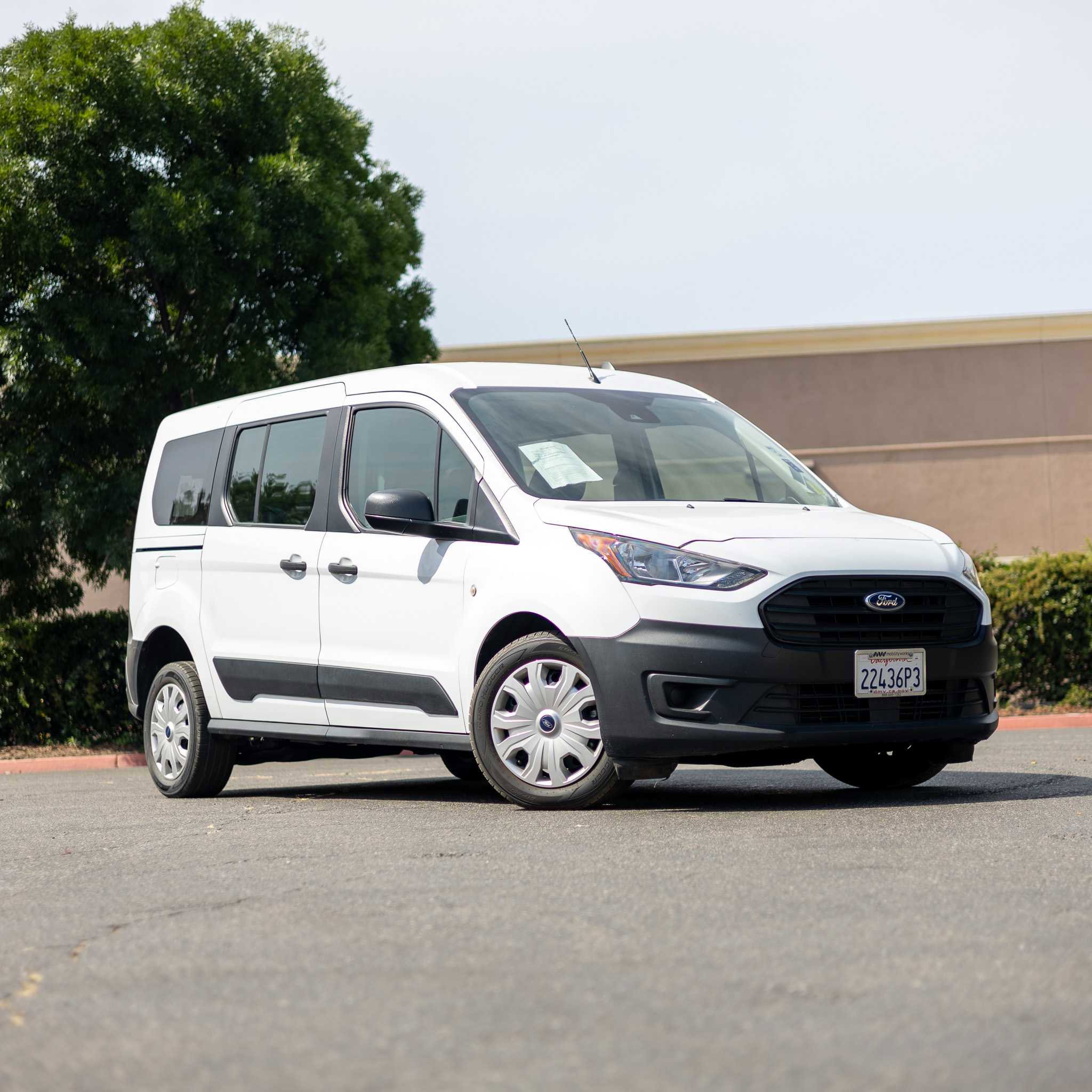 Used 2022 Ford Transit Connect XL image 1