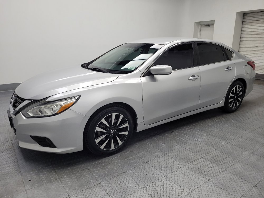 Used 2018 Nissan Altima 2.5 SV FWD image 2