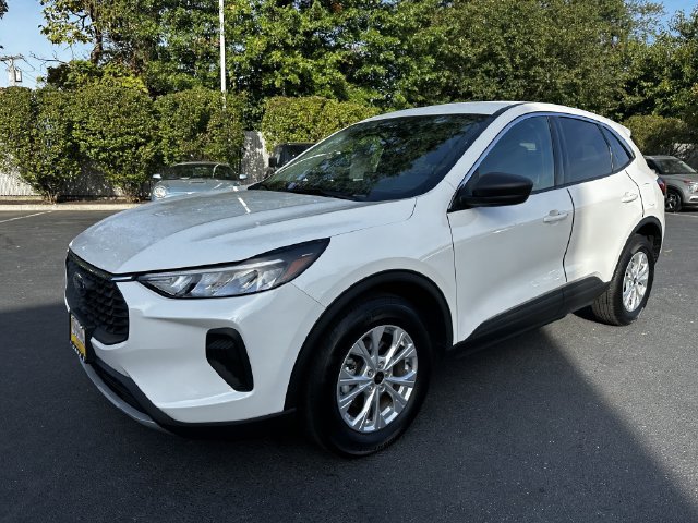 Certified 2023 Ford Escape Active AWD/4WD image 9