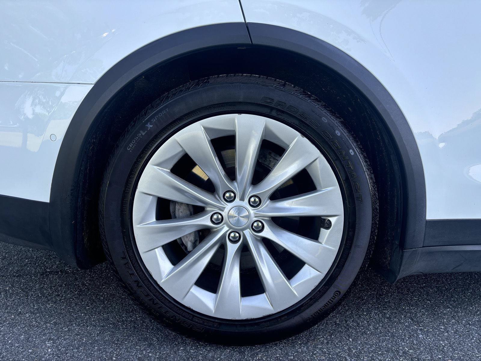Used 2016 Tesla Model X 90D AWD/4WD image 32