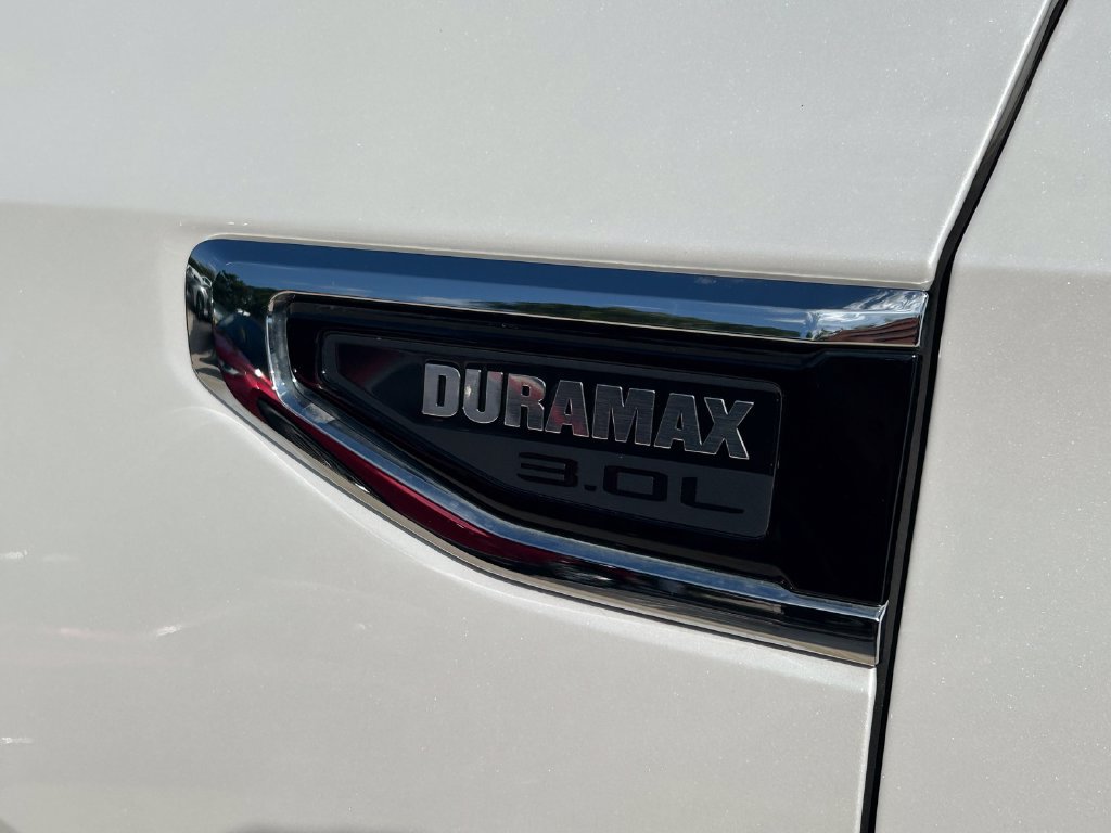 Used 2023 GMC Yukon SLT w/ SLT Premium Package AWD/4WD image 18