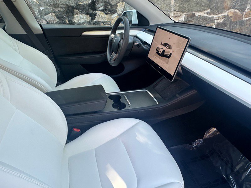 Used 2025 Tesla Model Y Long Range image 21