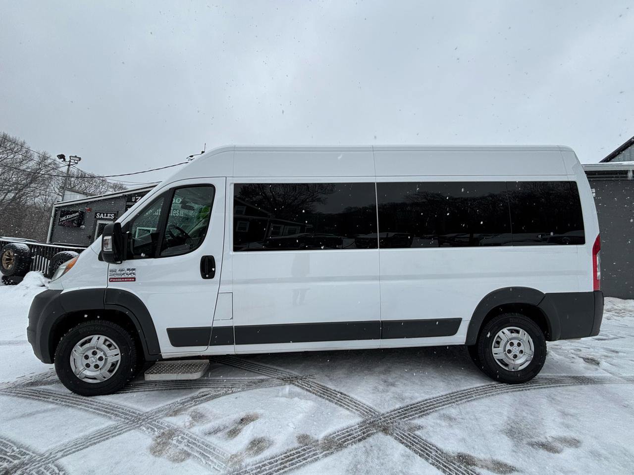 Used 2018 RAM ProMaster 2500 w/ Premium Appearance Group image 4