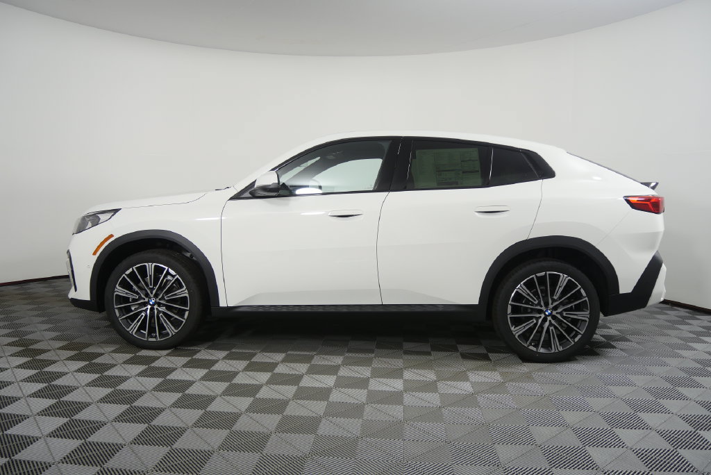 New 2026 BMW X2 xDrive28i w/ Technology Package AWD/4WD image 7