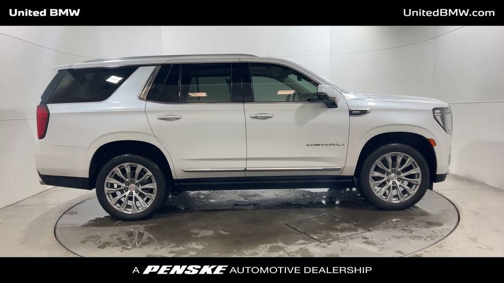 Used 2021 GMC Yukon Denali w/ Denali Premium Package image 9