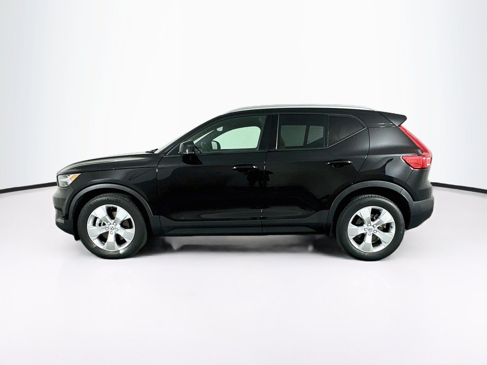 Used 2020 Volvo XC40 T5 Momentum AWD/4WD image 4