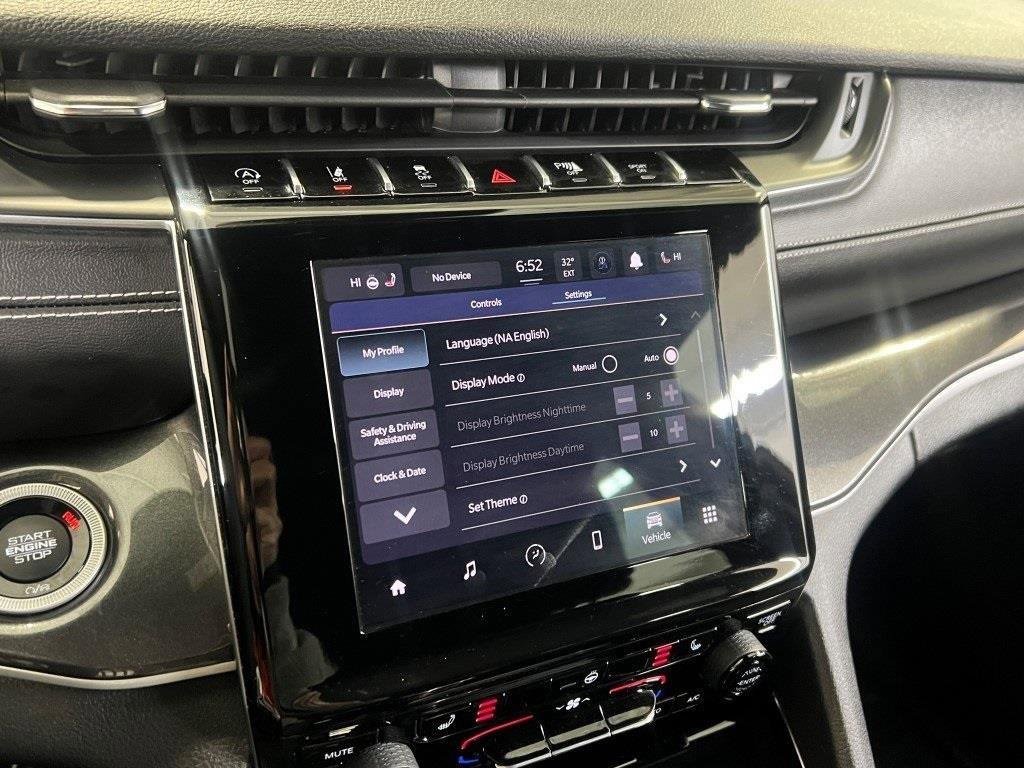 Used 2023 Jeep Grand Cherokee Altitude image 44