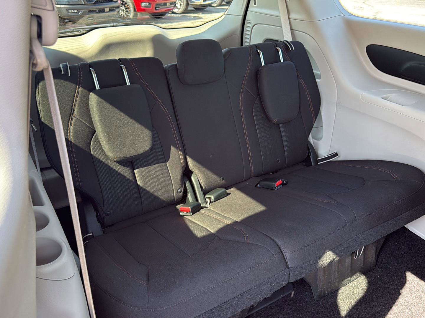 Used 2018 Chrysler Pacifica Touring Plus FWD image 37