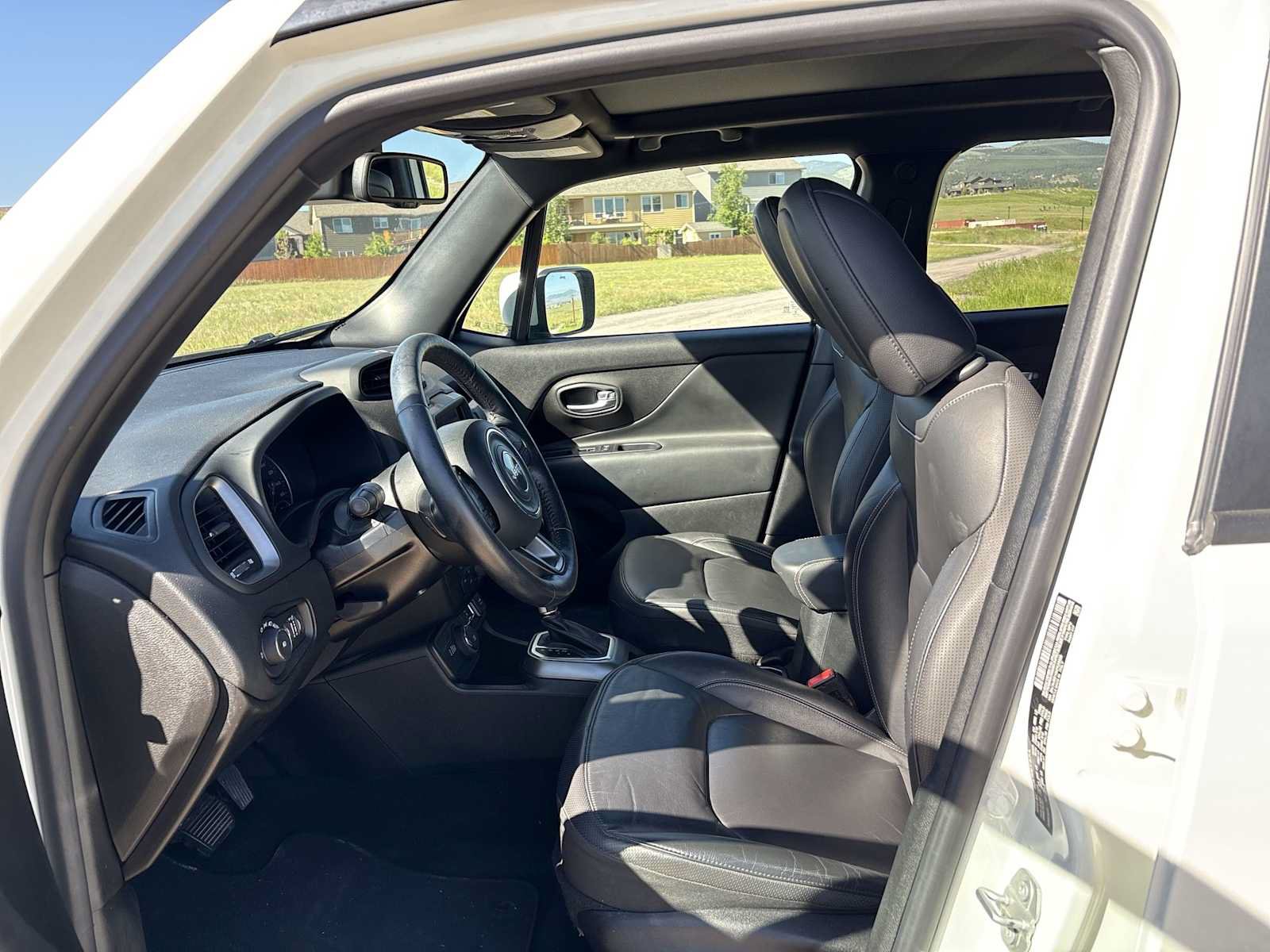 Used 2019 Jeep Renegade Limited w/ Quick Order Package 22P AWD/4WD image 16