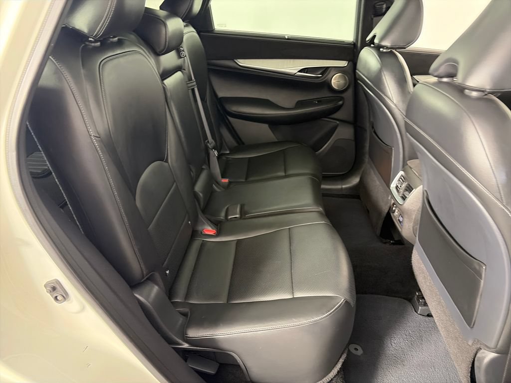 Used 2019 INFINITI QX50 Essential w/ Sensory Package AWD/4WD image 29