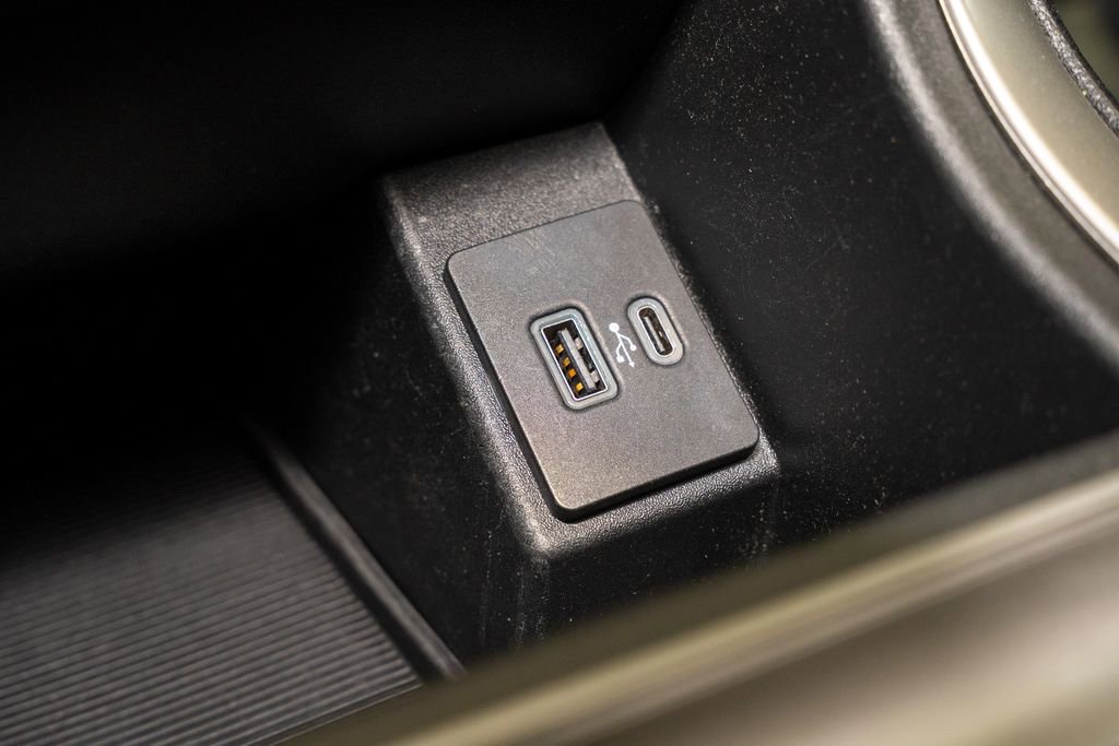 Used 2024 Ford Edge SEL image 16