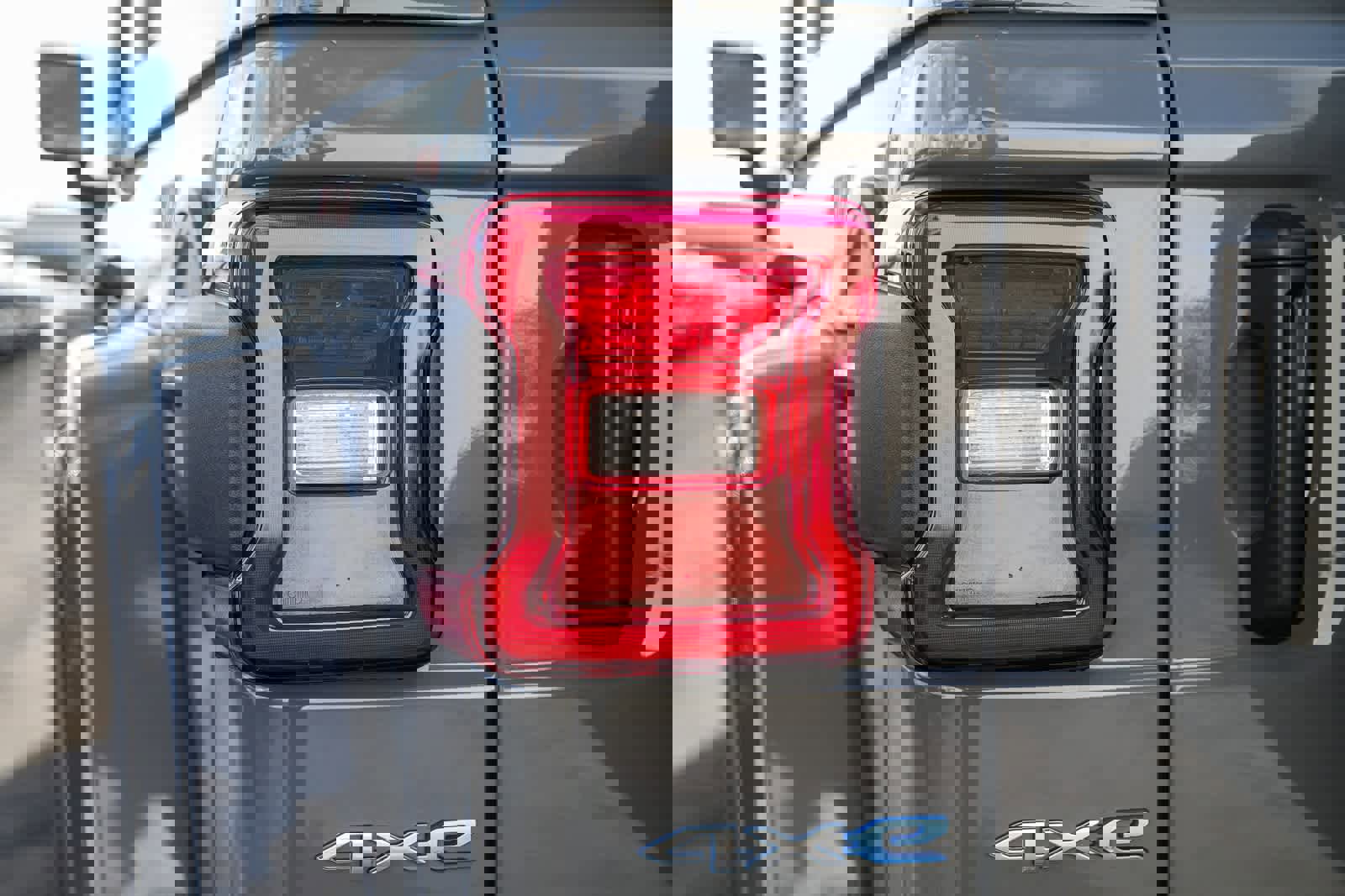 Used 2023 Jeep Wrangler Sahara w/ Cold Weather Group image 7