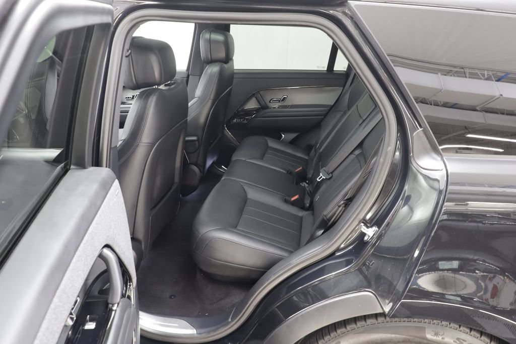 Used 2025 Land Rover Range Rover Sport SE AWD/4WD image 14
