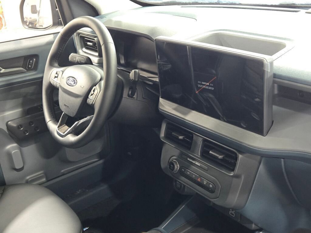 New 2025 Ford Maverick XLT w/ XLT Luxury Package image 5