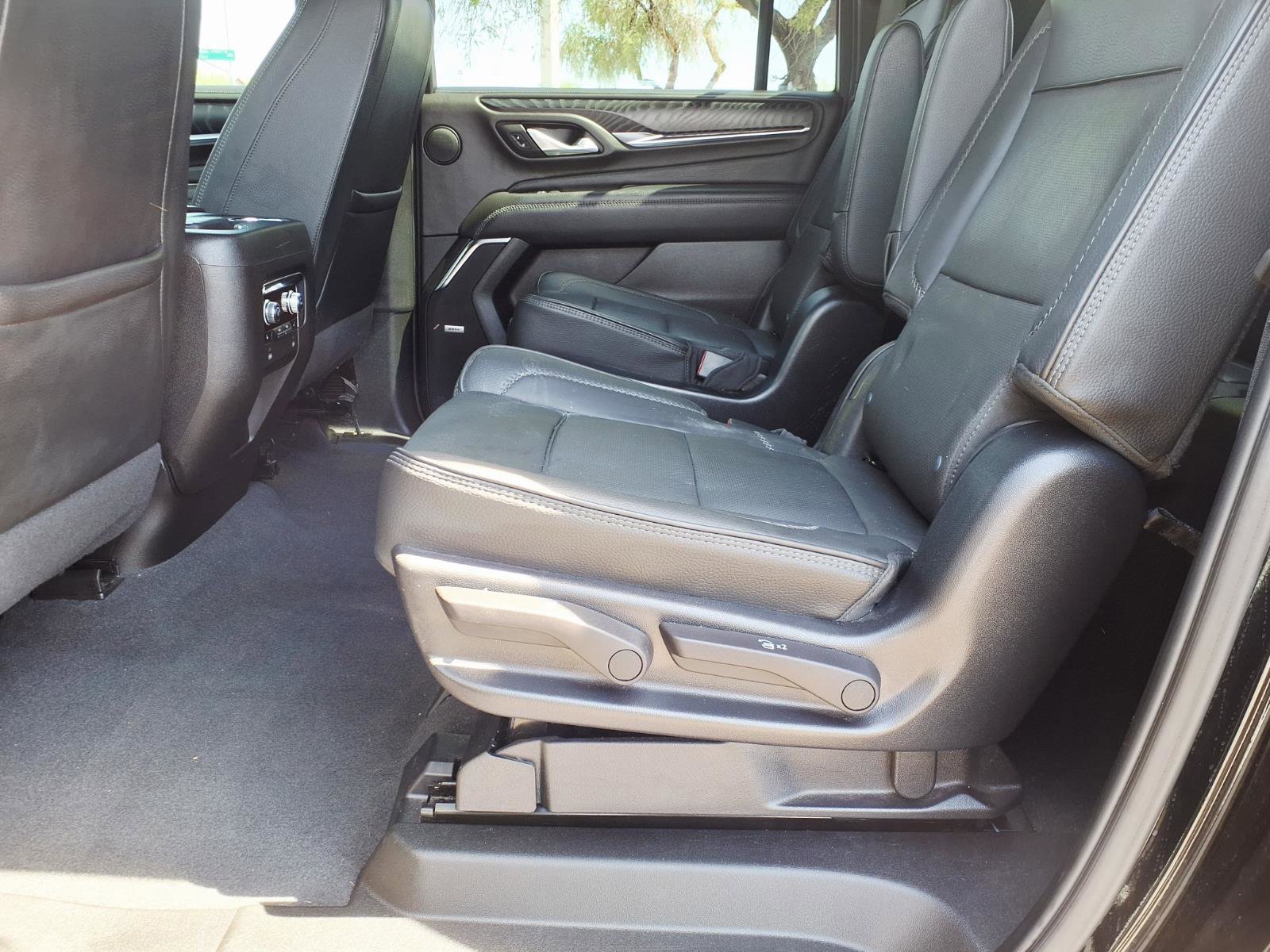 Used 2023 GMC Yukon XL Denali image 16