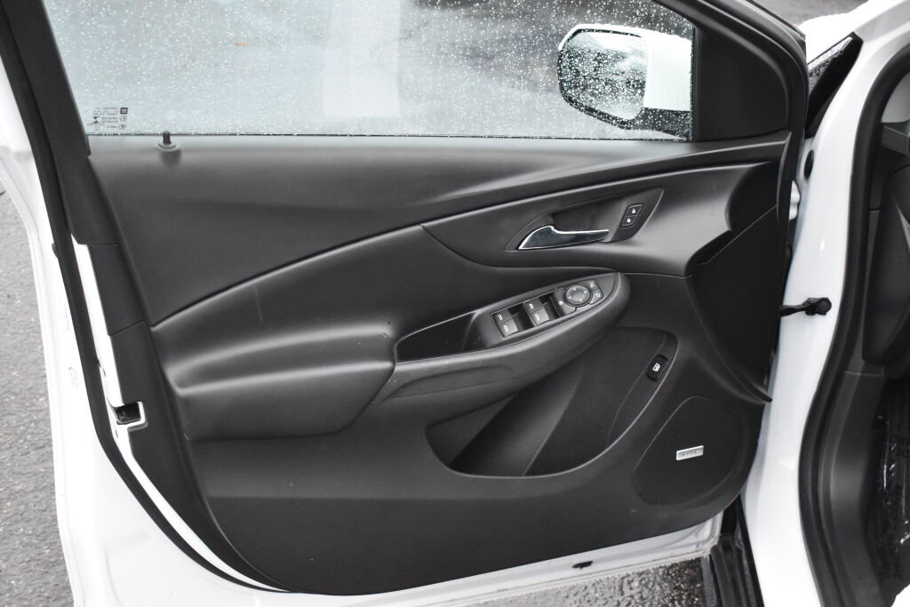 Used 2017 Chevrolet Volt Premier w/ Driver Confidence II Package image 14