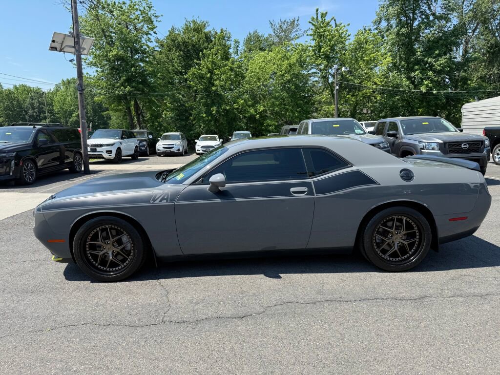 Used 2017 Dodge Challenger R/T w/ Quick Order Package 28P T/A RWD image 4