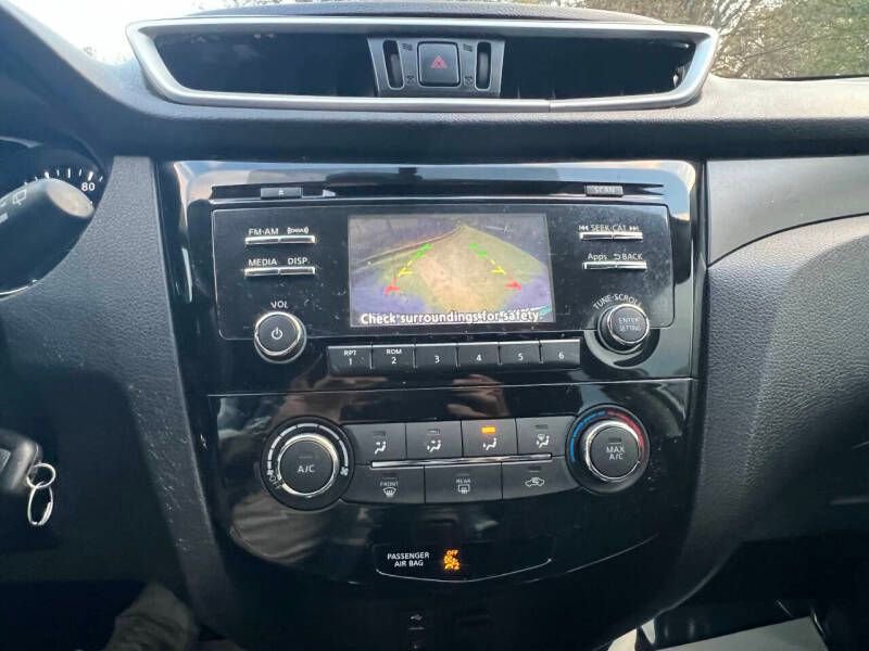 Used 2016 Nissan Rogue S image 21