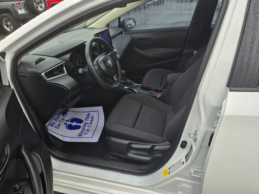Used 2024 Toyota Corolla LE image 6