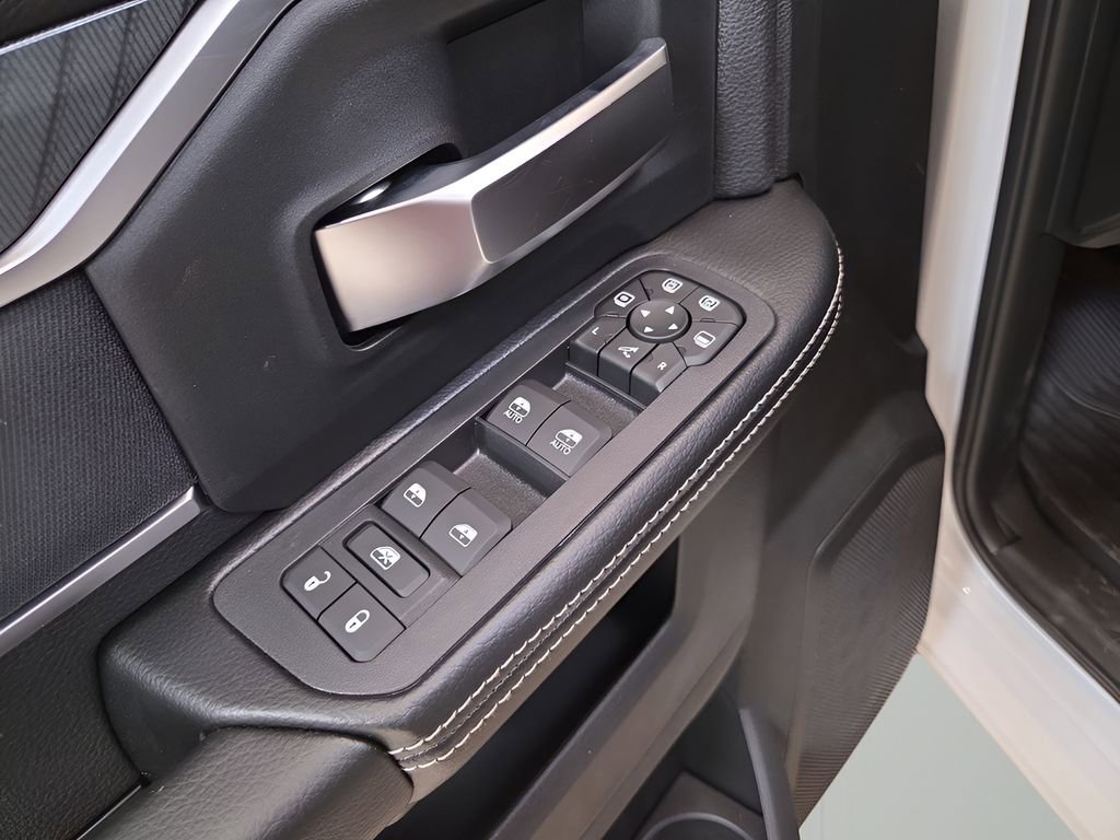 New 2026 RAM 2500 Big Horn AWD/4WD image 11