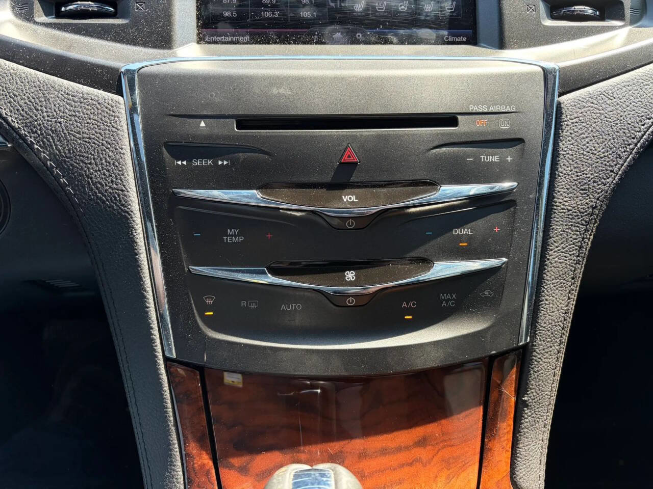 Used 2013 Lincoln MKS AWD image 17