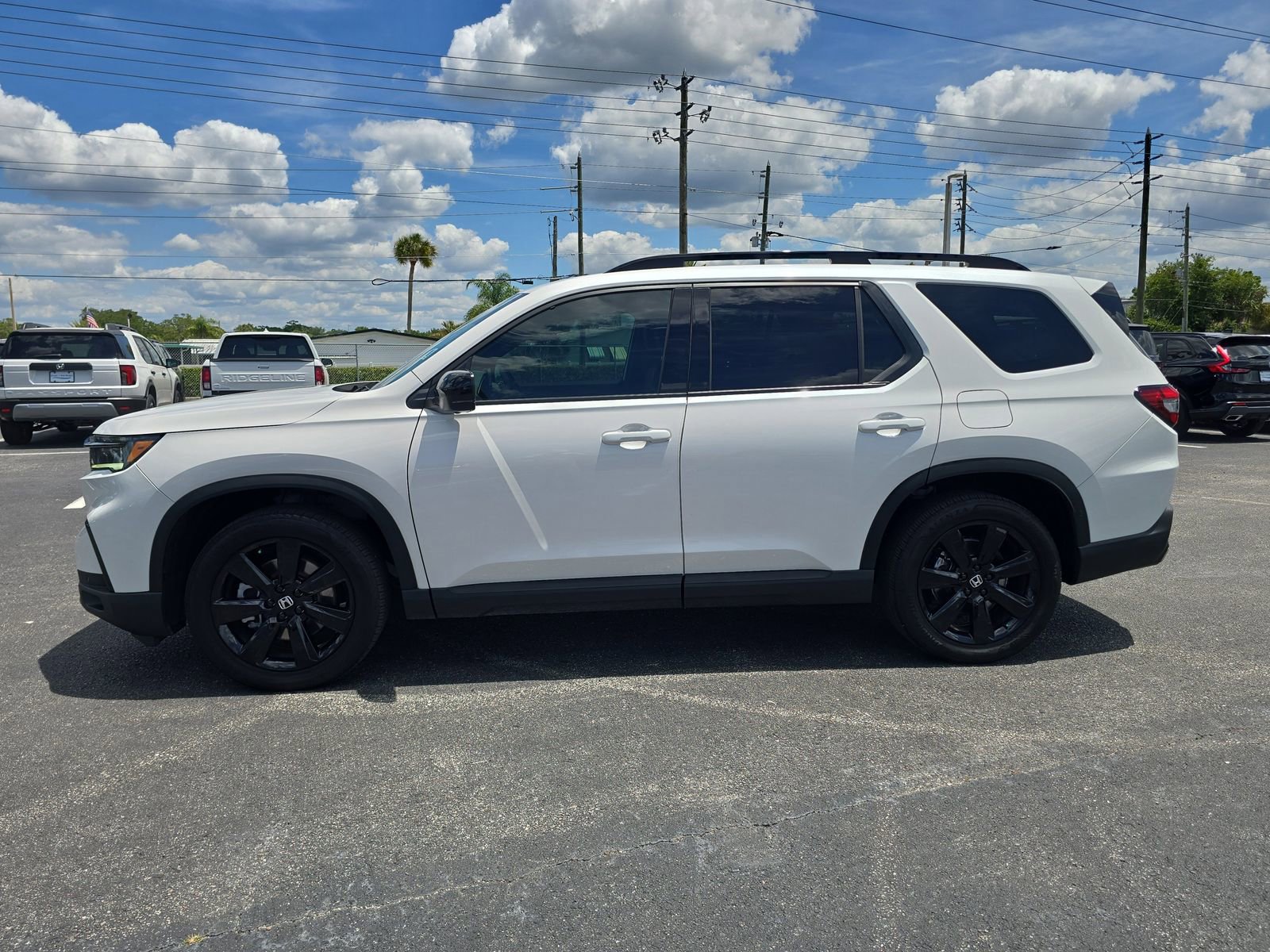 Certified 2025 Honda Pilot Black Edition image 6