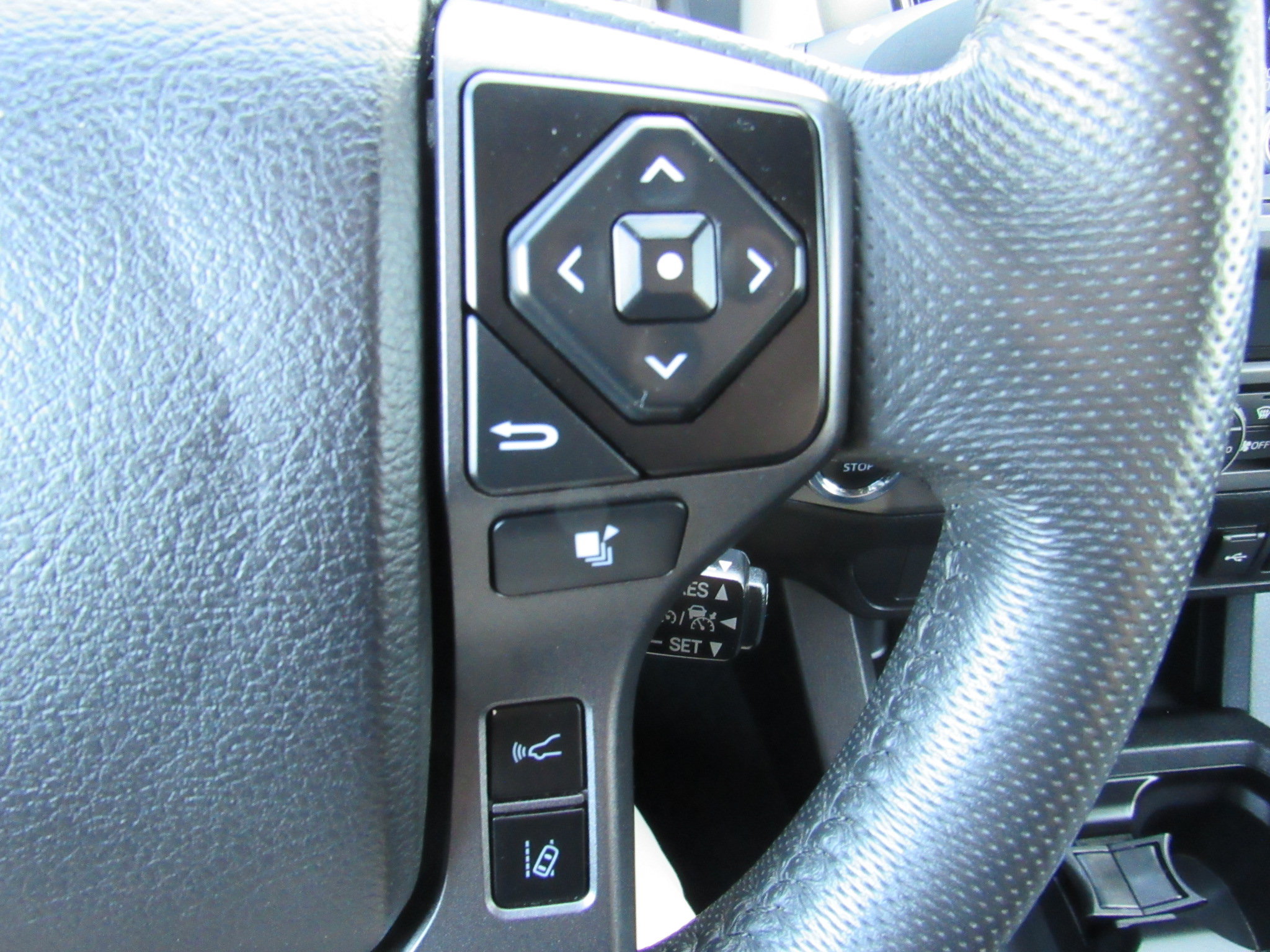 Used 2021 Toyota Tacoma TRD Off-Road w/ Blackout Package (TMS) AWD/4WD image 17