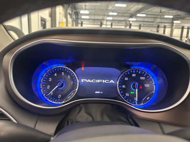 Used 2017 Chrysler Pacifica Touring-L Plus w/ Tire & Wheel Group FWD image 25