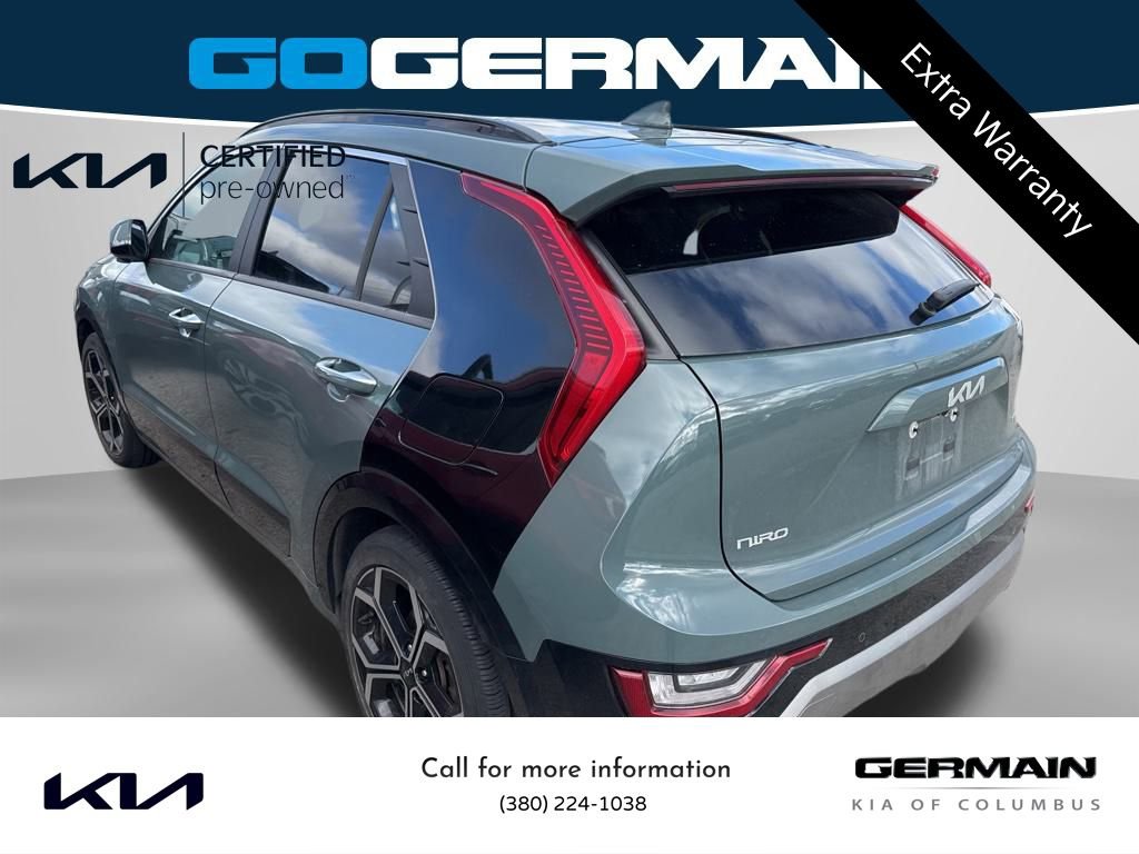 Used 2023 Kia Niro SX Touring image 3