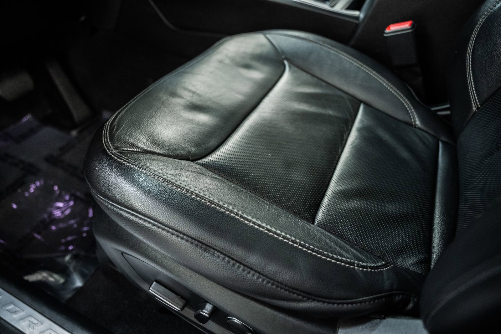 Used 2020 Ford Explorer Limited w/ Class III Trailer Tow Package image 43